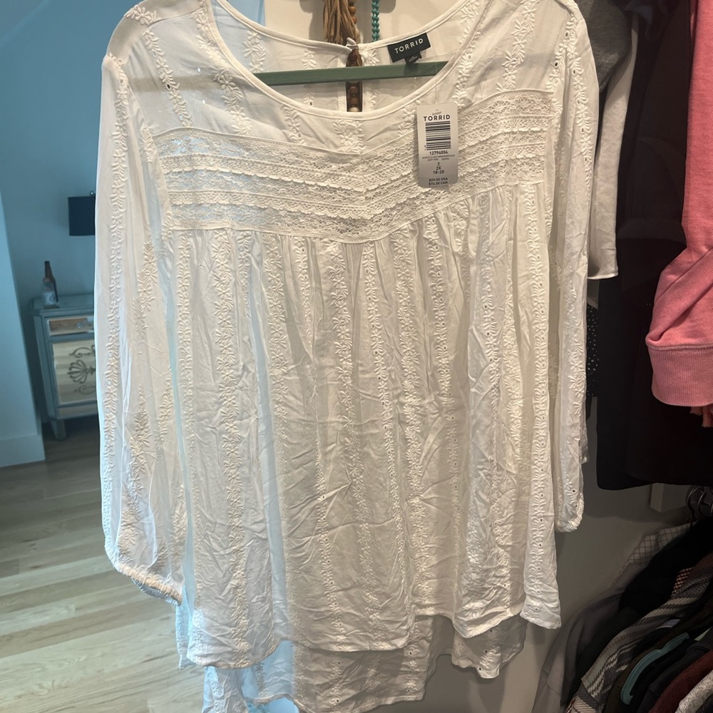 Torrid Embroidery Top-NWT